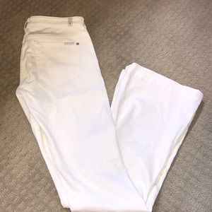 White bootcut 7 FAM jeans